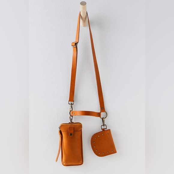 FREE‎ PEOPLE leather fanny pack Change me Up Crossbody Bag Festival Phone Pouch - Picture 3 of 8
